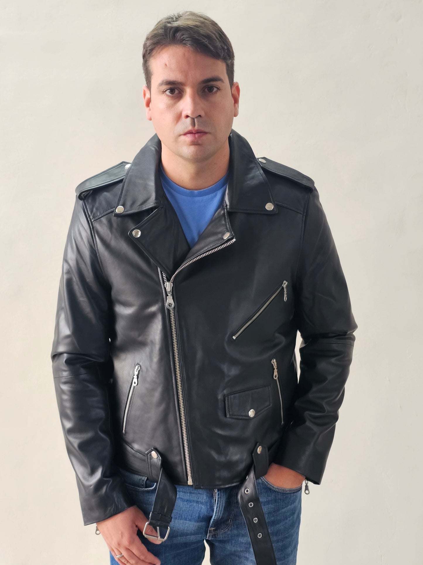 4691 - BICKER MAN WITH BELT